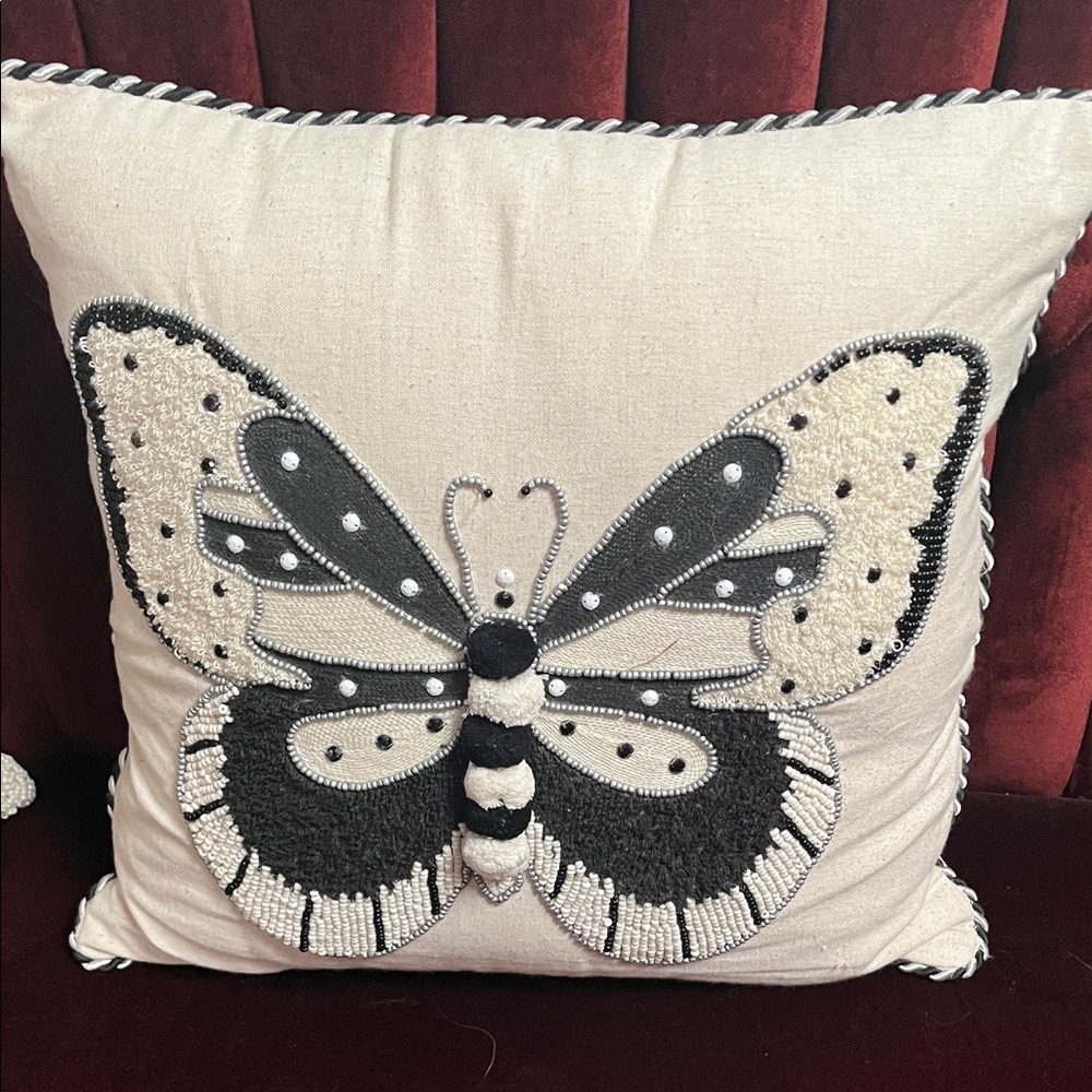 MacKenzie-Childs Cream and Black Pillow size 16 x 16